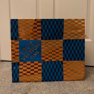 Louis Vuitton gift/shopping bag